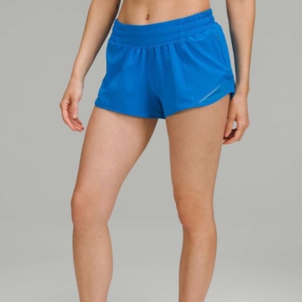 Lululemon Hotty Hot Low-Rise Lined Short 2.5" Size 4- Poolside